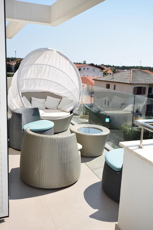 Apartments Lofiel Novalja Exterior photo